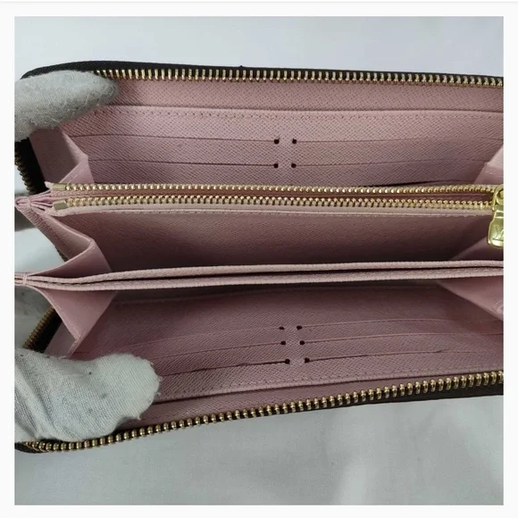 LOUIS VUITTON Dog MONOGRAM LV ZIPPY WALLET - Picture 5 of 11